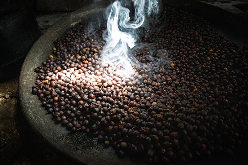 Roasting coffee in Guatemala - the best coffee countries